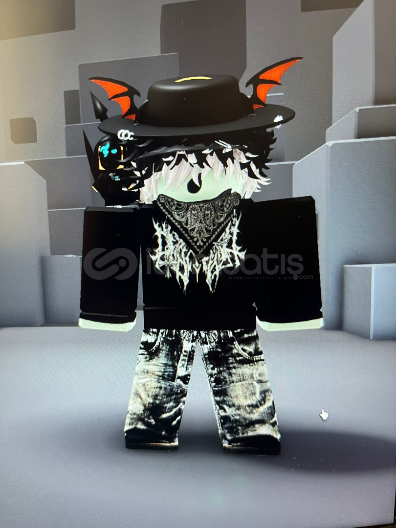 ESKİ VE DOLU ROBLOX HESABI ESKİ VE DOLU ROBLOX HESABI