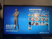 Fortnite ikonik skinli hesap