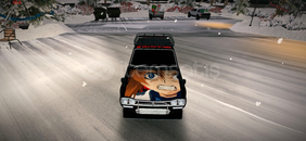 Kadın Çizimli Harika Araba