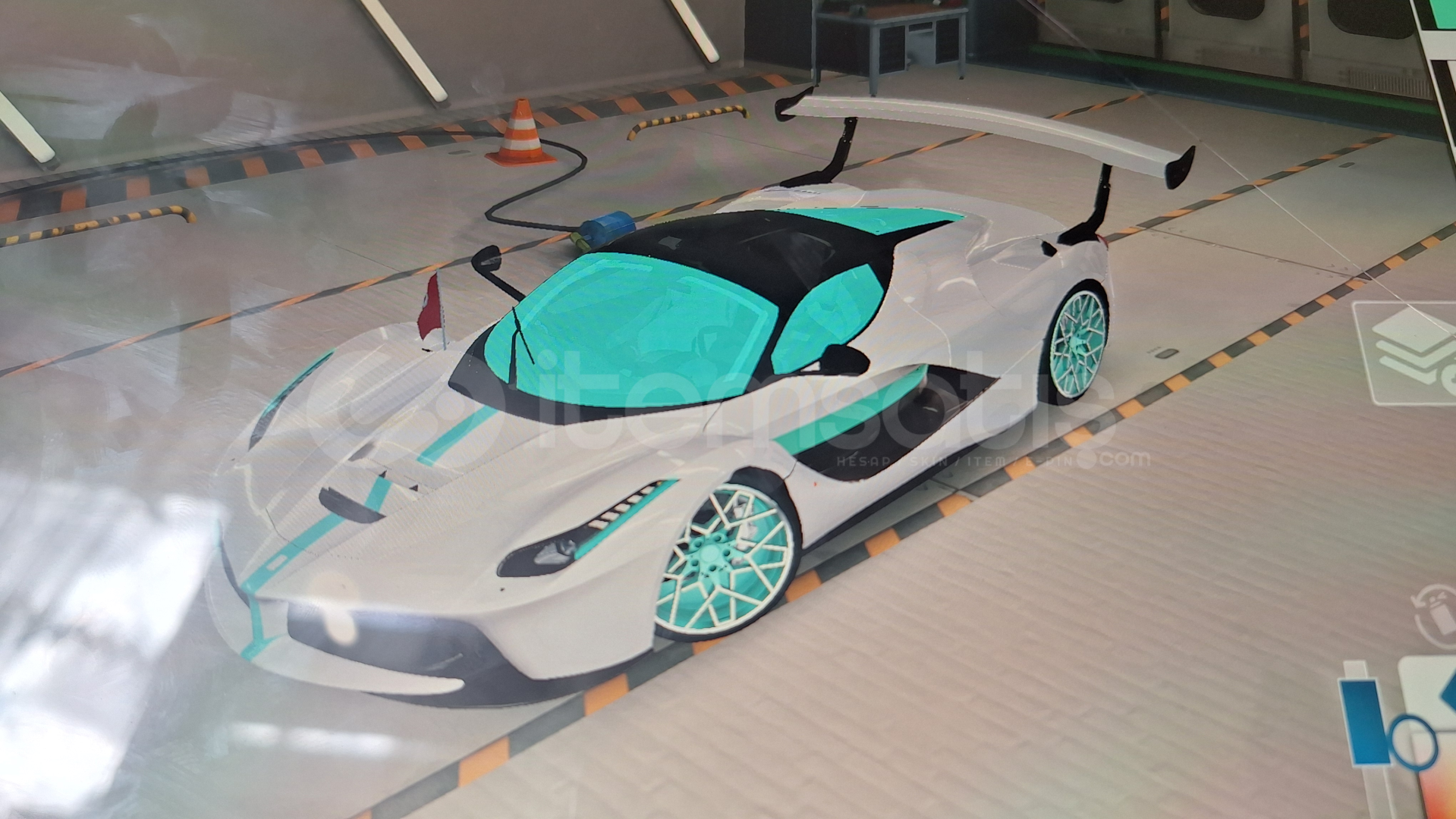 YENI GELEN LAFERRARI COINLI AKSESUARLI YENI GELEN LAFERRARI COINLI AKSESUARLI